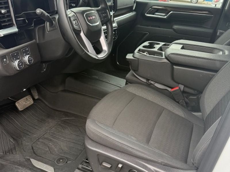 2024 GMC Sierra SLE