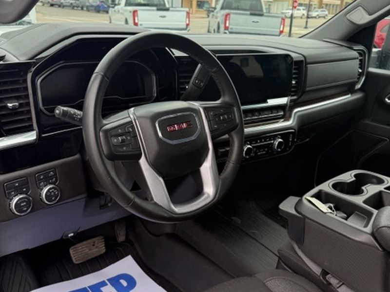 2024 GMC Sierra SLE